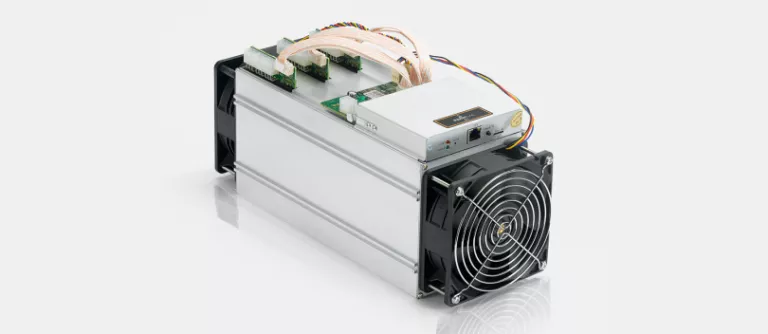 دستگاه قدیمی Antminer T9 برای استخراج بیت کوین